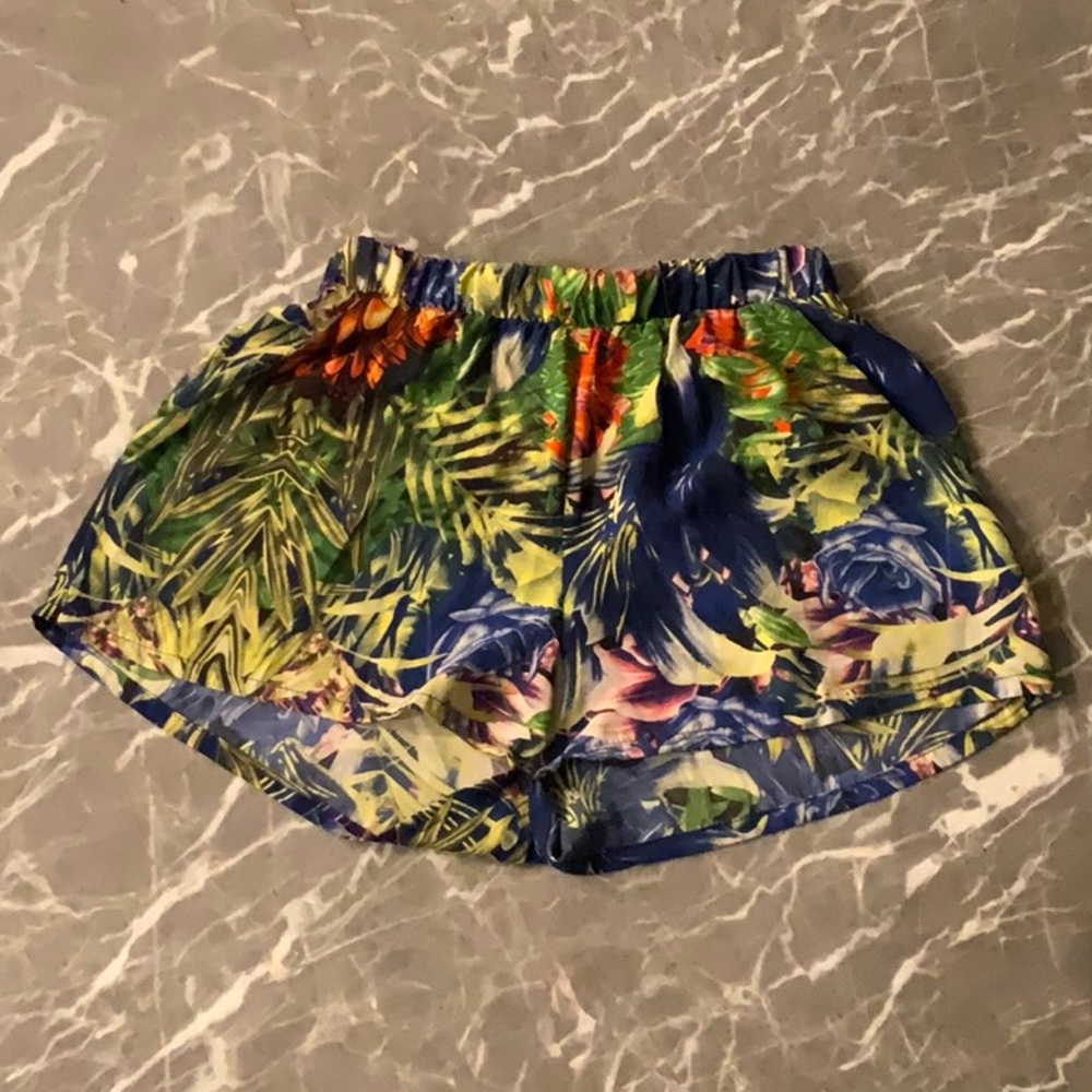 Tropical shorts